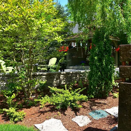 Explorer House Bed & Breakfast-2